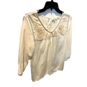 Cream color Kali America Long sleeve blouse top
Size Petite small